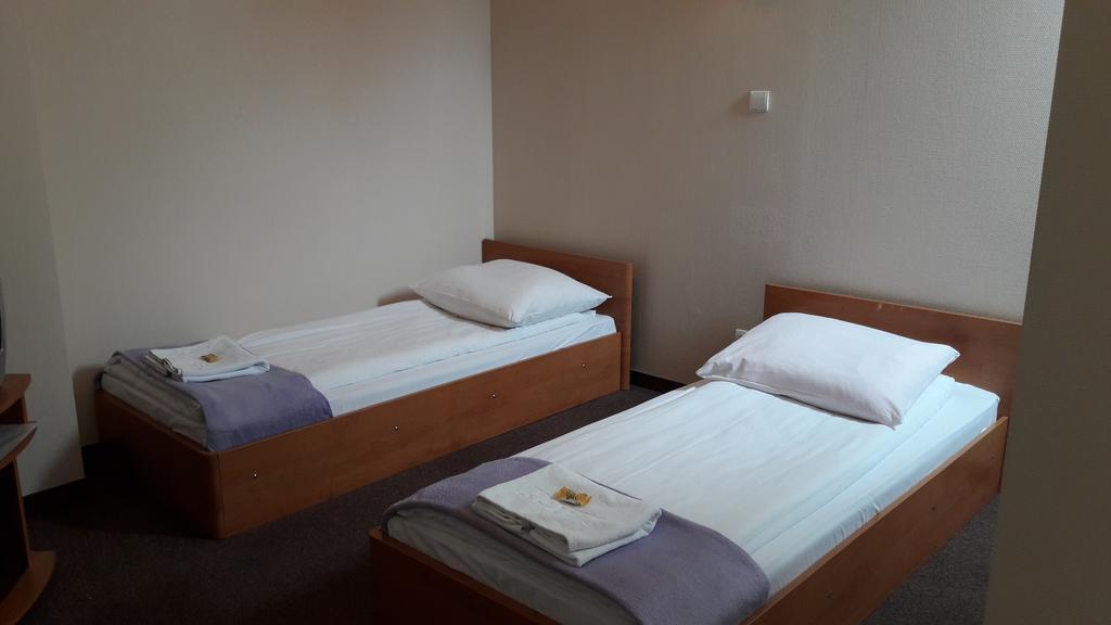 Dom Turysty Motel Kostrzyn nad Odra Ngoại thất bức ảnh
