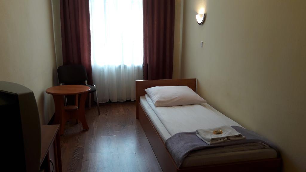 Dom Turysty Motel Kostrzyn nad Odra Ngoại thất bức ảnh
