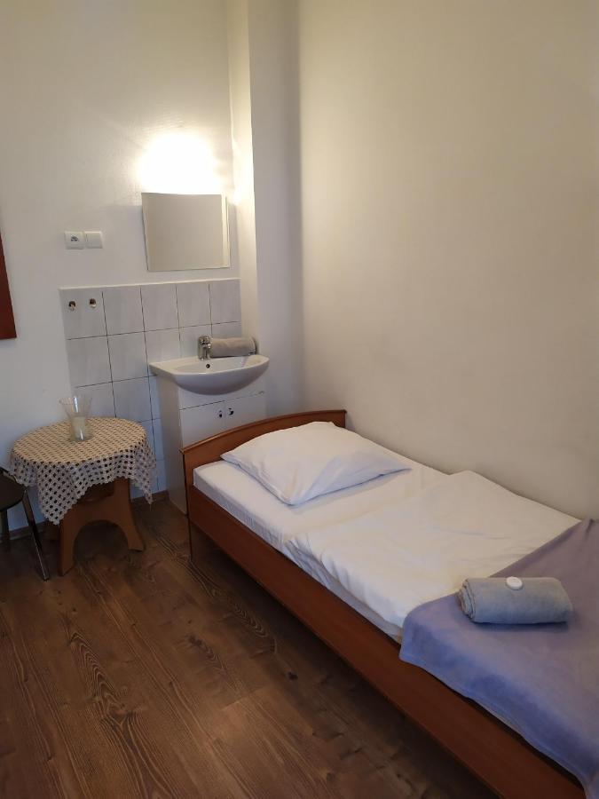Dom Turysty Motel Kostrzyn nad Odra Ngoại thất bức ảnh